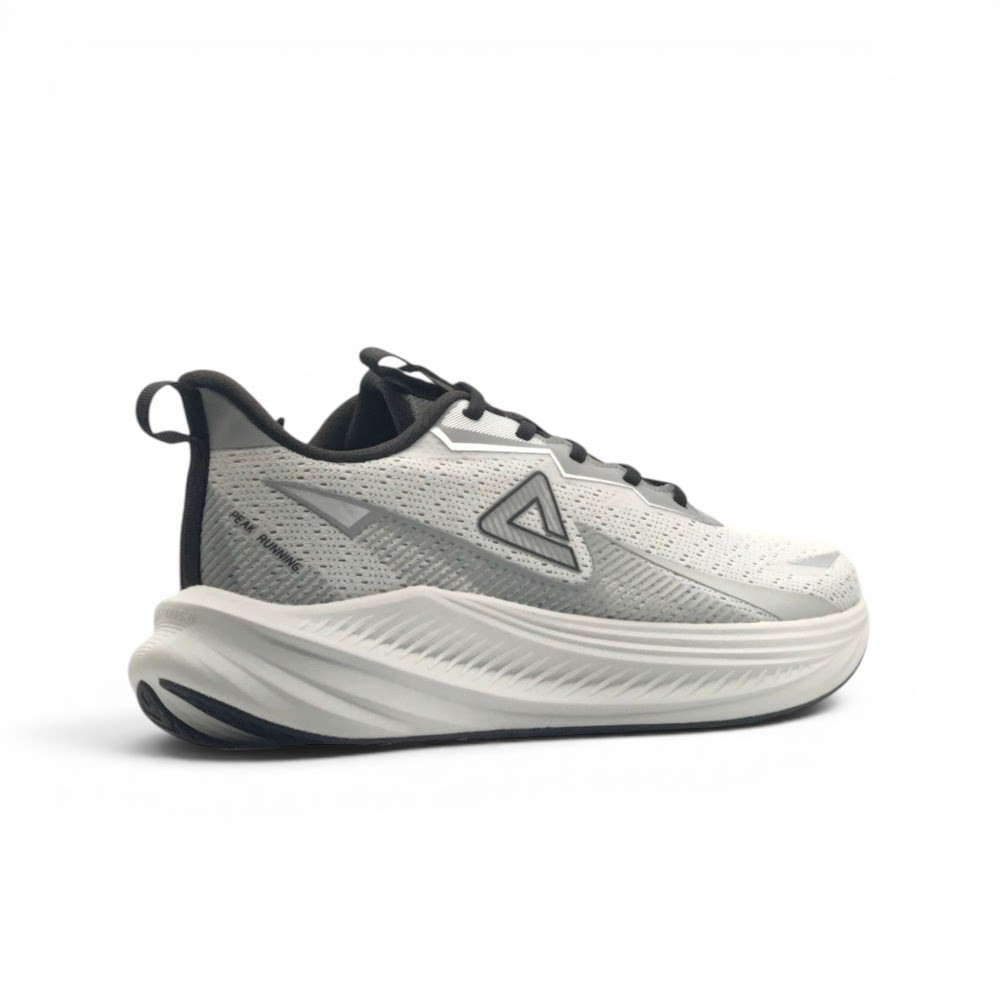 TRAINING RUNNING SHOES
