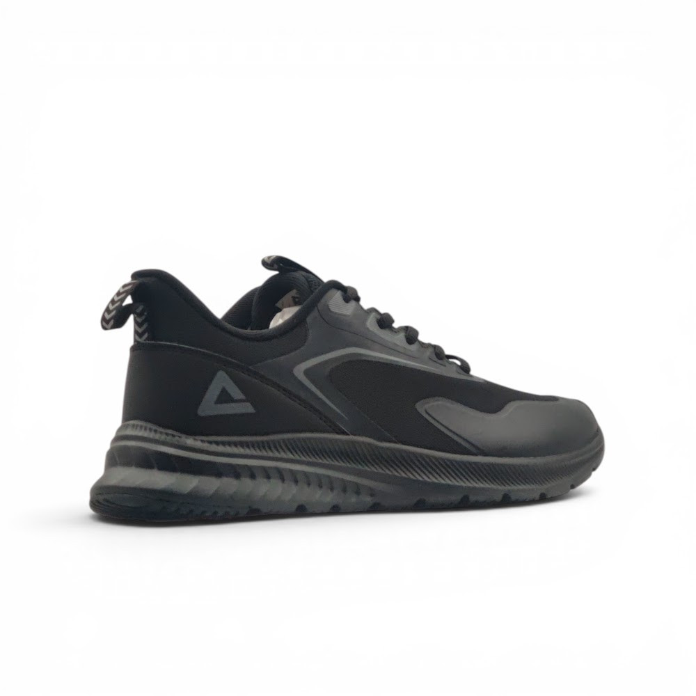 TRAINING RUNNING SHOES